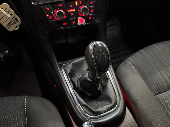 Opel Astra 12 of 14