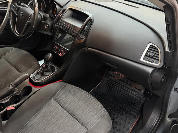 Opel Astra 8 of 14