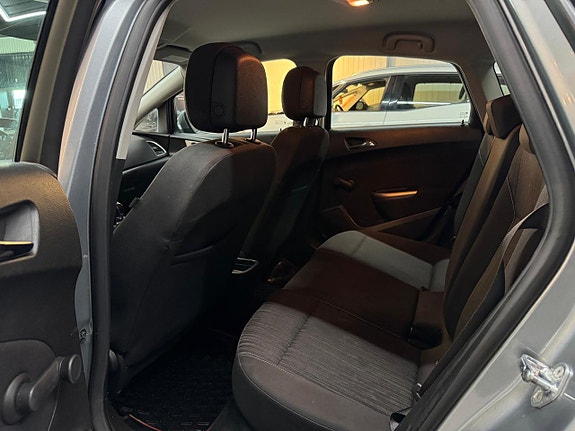 Opel Astra 14 of 14
