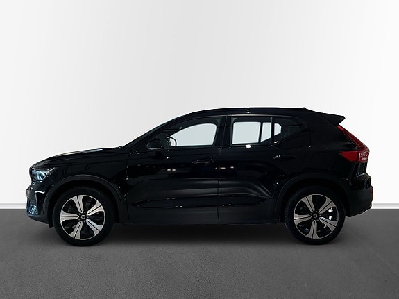 Volvo XC40 3 of 5