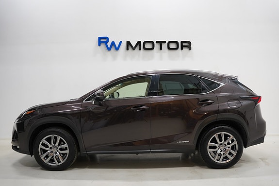 Lexus NX300h 3 of 5