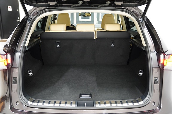 Lexus NX300h 21 of 22