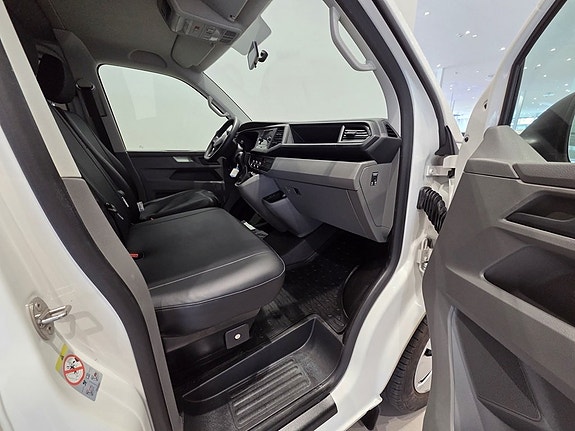 Volkswagen Transporter 8 of 11