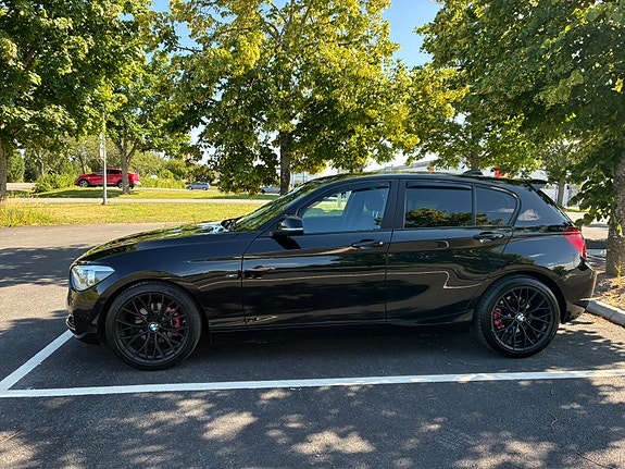 BMW 120d 4 of 5