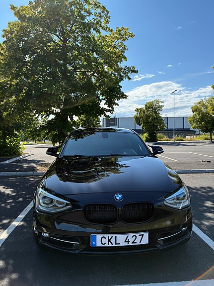 BMW 120d 3 of 5