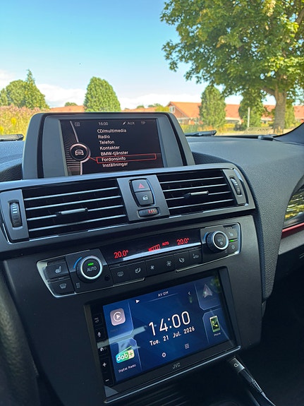 BMW 120d 2 of 5