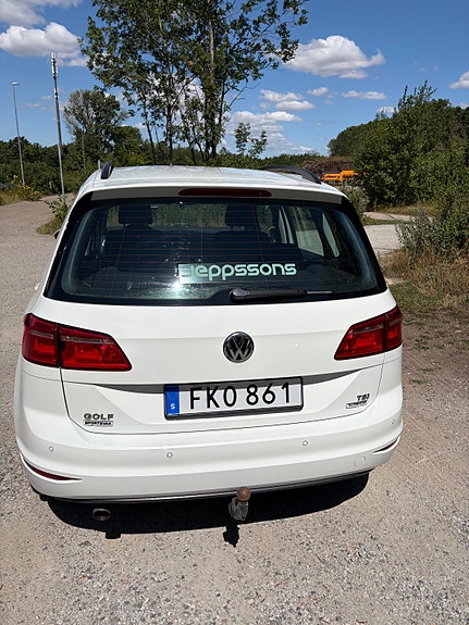 Volkswagen Golf Sportsvan 3 of 5
