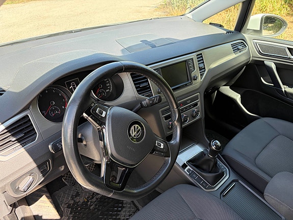 Volkswagen Golf Sportsvan 4 of 5