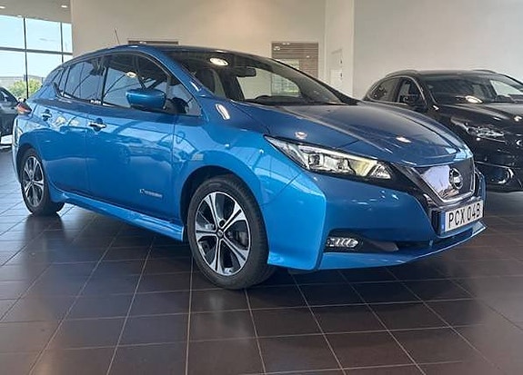 Nissan Leaf 4 of 5