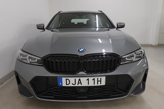 BMW 330e 2 of 5