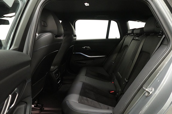 BMW 330e 5 of 5