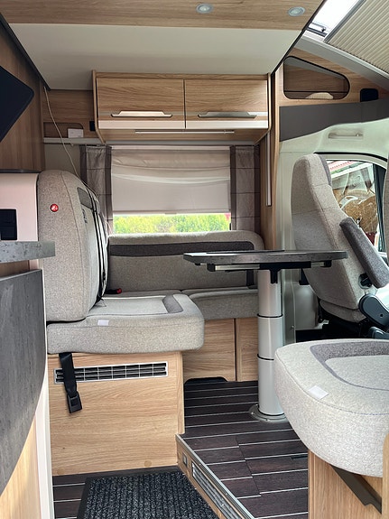 Knaus Sky Wave 650 MEG 60 Years 4 of 7