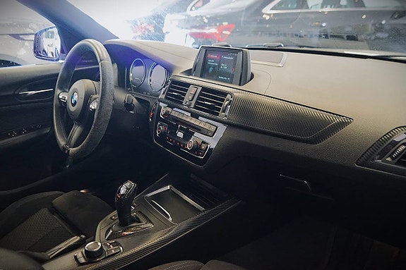 BMW M140i 14 of 16
