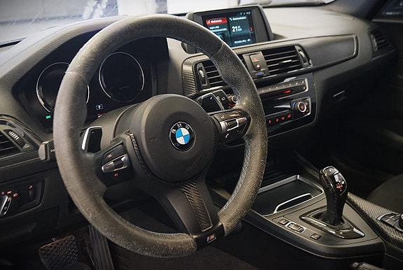 BMW M140i 10 of 16