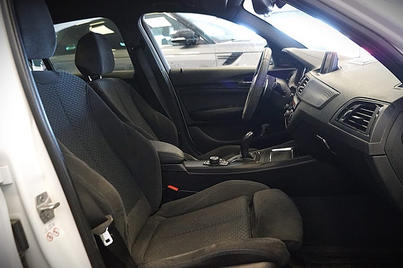BMW M140i 15 of 16