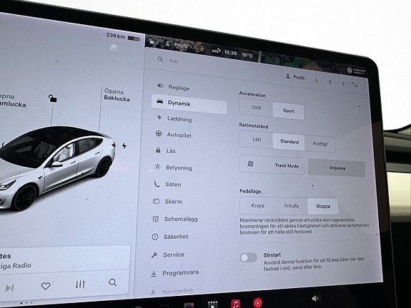 Tesla Model 3 24 of 30