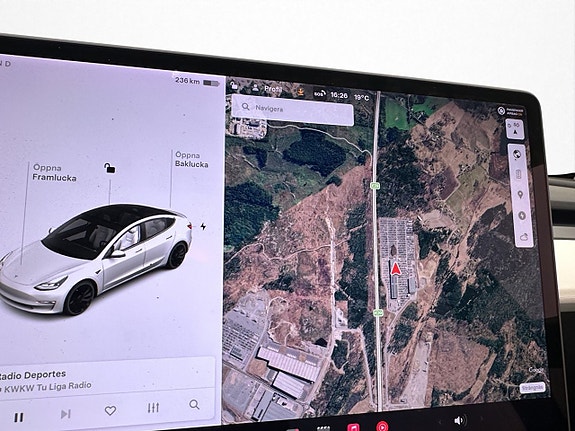 Tesla Model 3 21 of 30