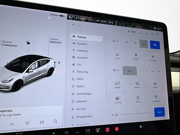Tesla Model 3 23 of 30