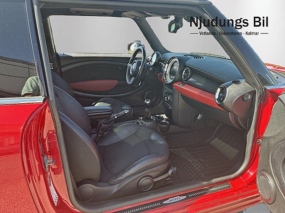 MINI Cooper SD 9 of 12