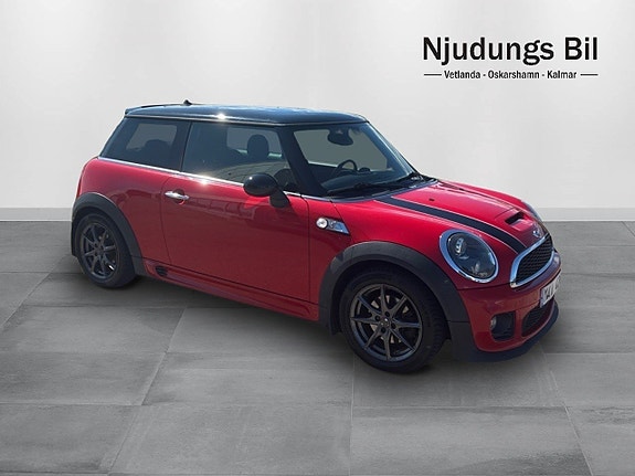 MINI Cooper SD 4 of 5