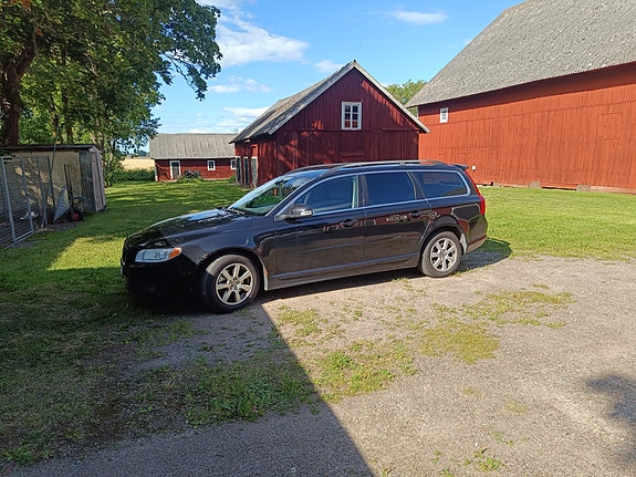 Volvo V70 4 of 5