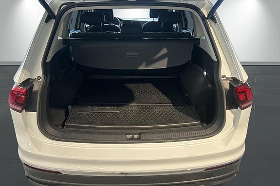 Volkswagen Tiguan Allspace 17 of 25