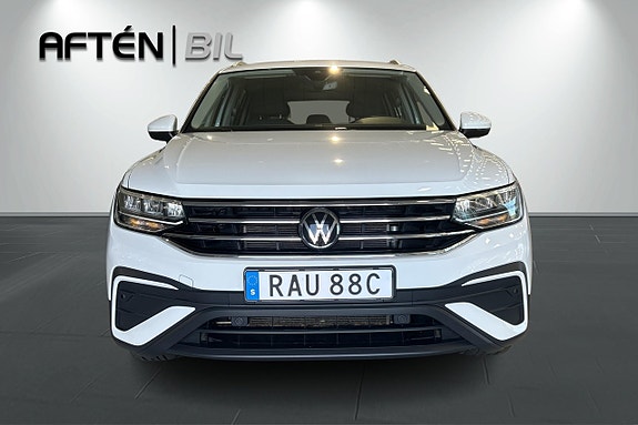 Volkswagen Tiguan Allspace 3 of 5