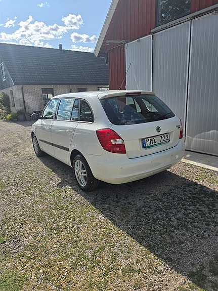 Skoda Fabia 3 of 5