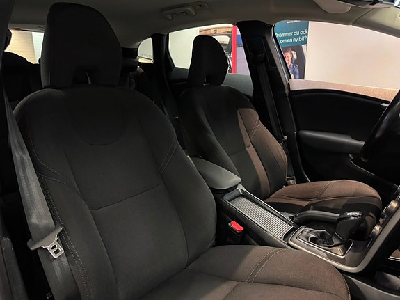 Volvo V40 Cross Country 20 of 22