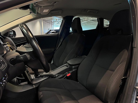 Volvo V40 Cross Country 17 of 22