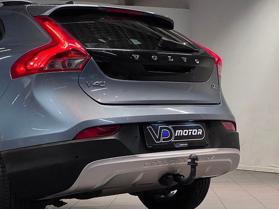 Volvo V40 Cross Country 12 of 22