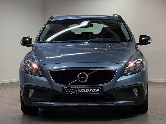 Volvo V40 Cross Country 7 of 22