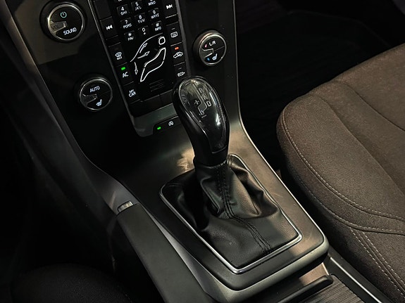 Volvo V40 Cross Country 18 of 22