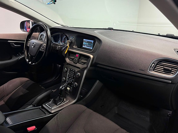 Volvo V40 Cross Country 19 of 22