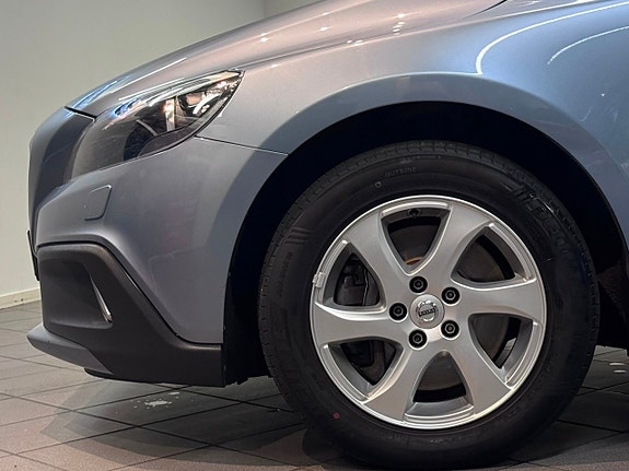 Volvo V40 Cross Country 11 of 22