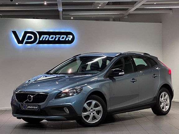 Volvo V40 Cross Country 3 of 22