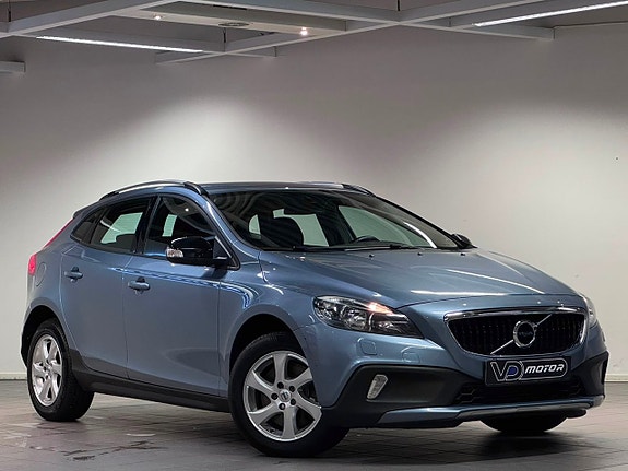 Volvo V40 Cross Country 5 of 22