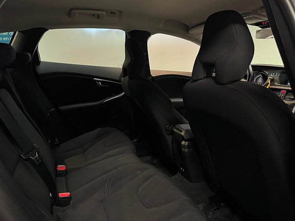 Volvo V40 Cross Country 22 of 22