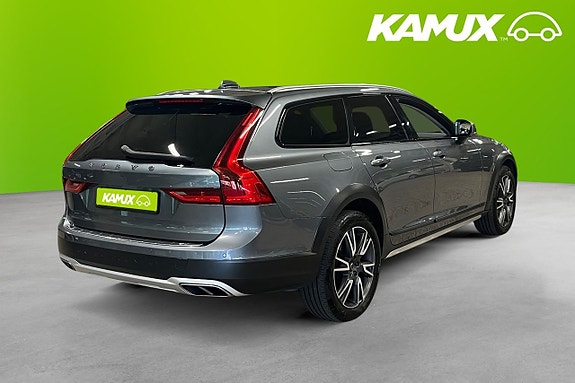 Volvo V90 Cross Country 4 of 5