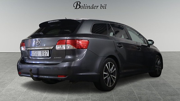 Toyota Avensis 4 of 22