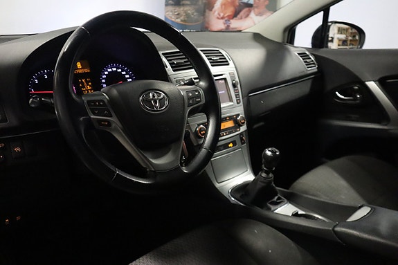 Toyota Avensis 7 of 22