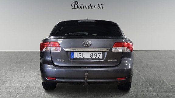 Toyota Avensis 5 of 22