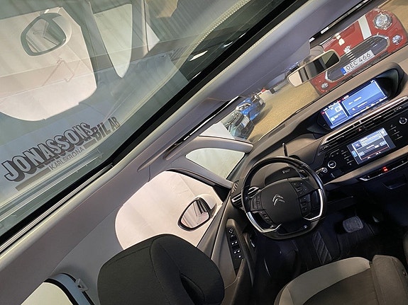Citroen C4 Picasso 9 of 12