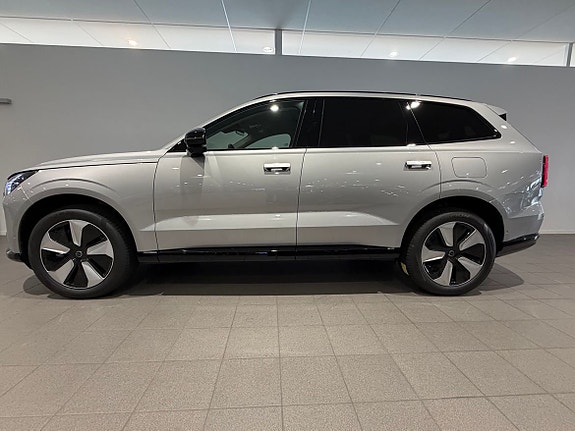 Volvo EX90 3 of 5
