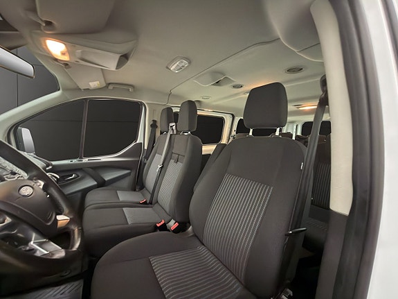 Ford Transit Custom 14 of 30