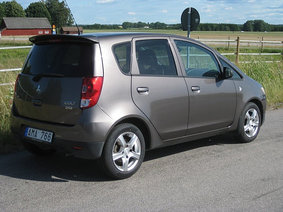 Mitsubishi Colt 3 of 5