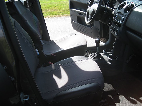 Mitsubishi Colt 10 of 14