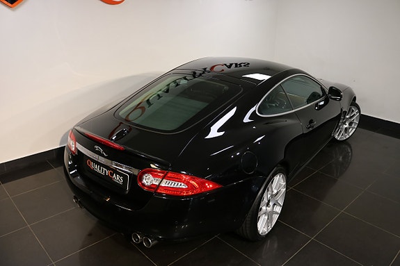 Jaguar XKR 21 of 24