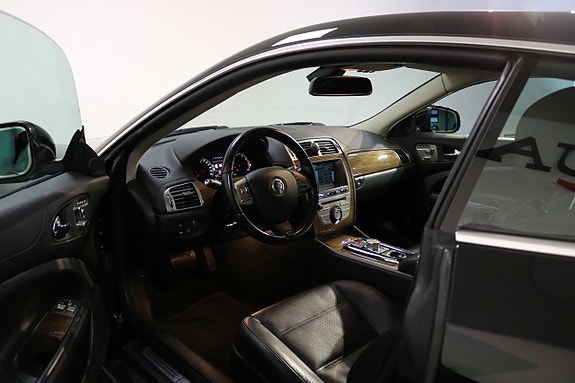 Jaguar XKR 7 of 24