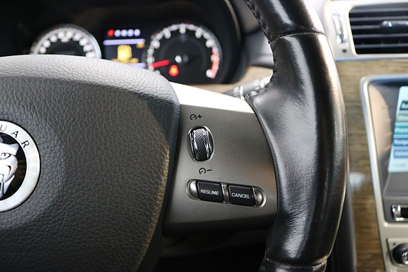 Jaguar XKR 12 of 24